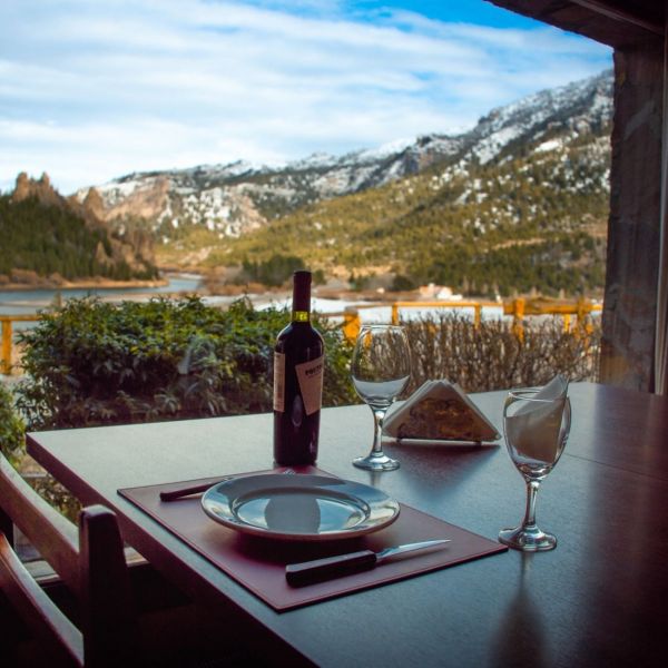 Confluencia Traful Restaurante