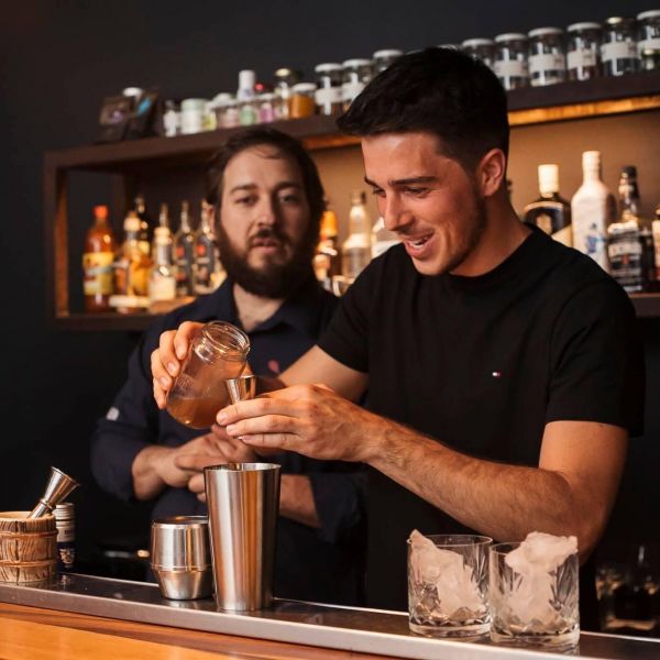 ABB Academia de Bartenders por Agustín Balegno