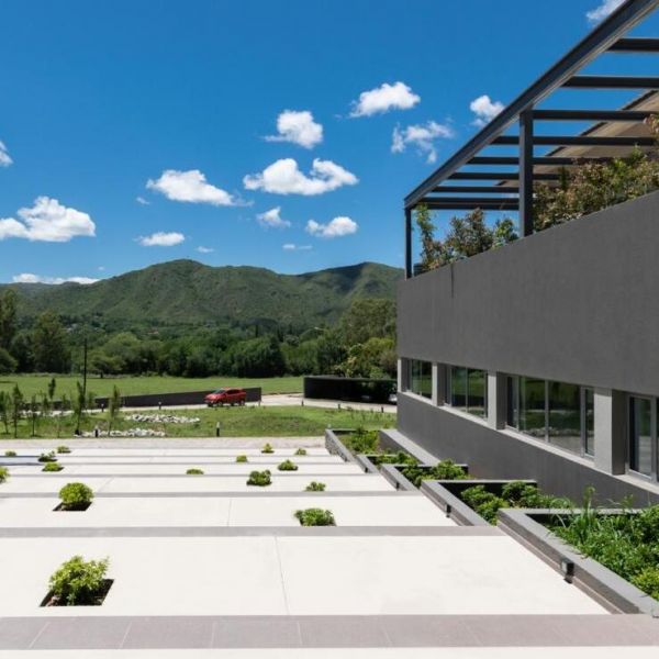 Calina, Casa de Huéspedes