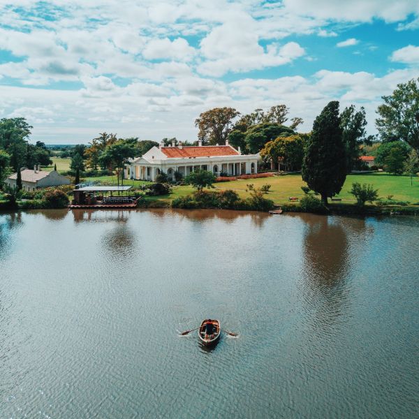 Pueblo Estancia La Paz