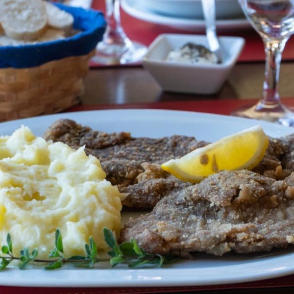 Confluencia Traful Restaurante