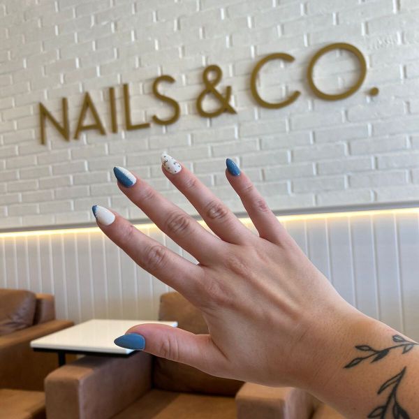 Nails y Co Manantiales